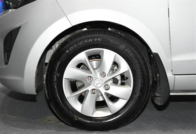 名字不陌生,但品牌陌生的新车,纯电续航350km,电池保8年
