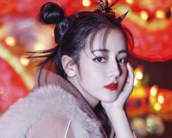 迪丽热巴三张拼接壁纸