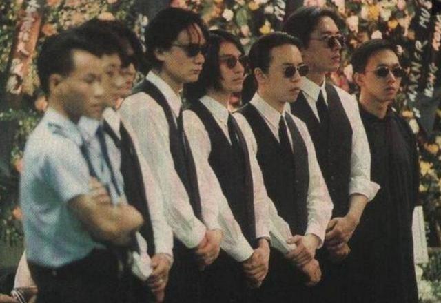 悲痛的记忆：1993年黄家驹葬礼照片