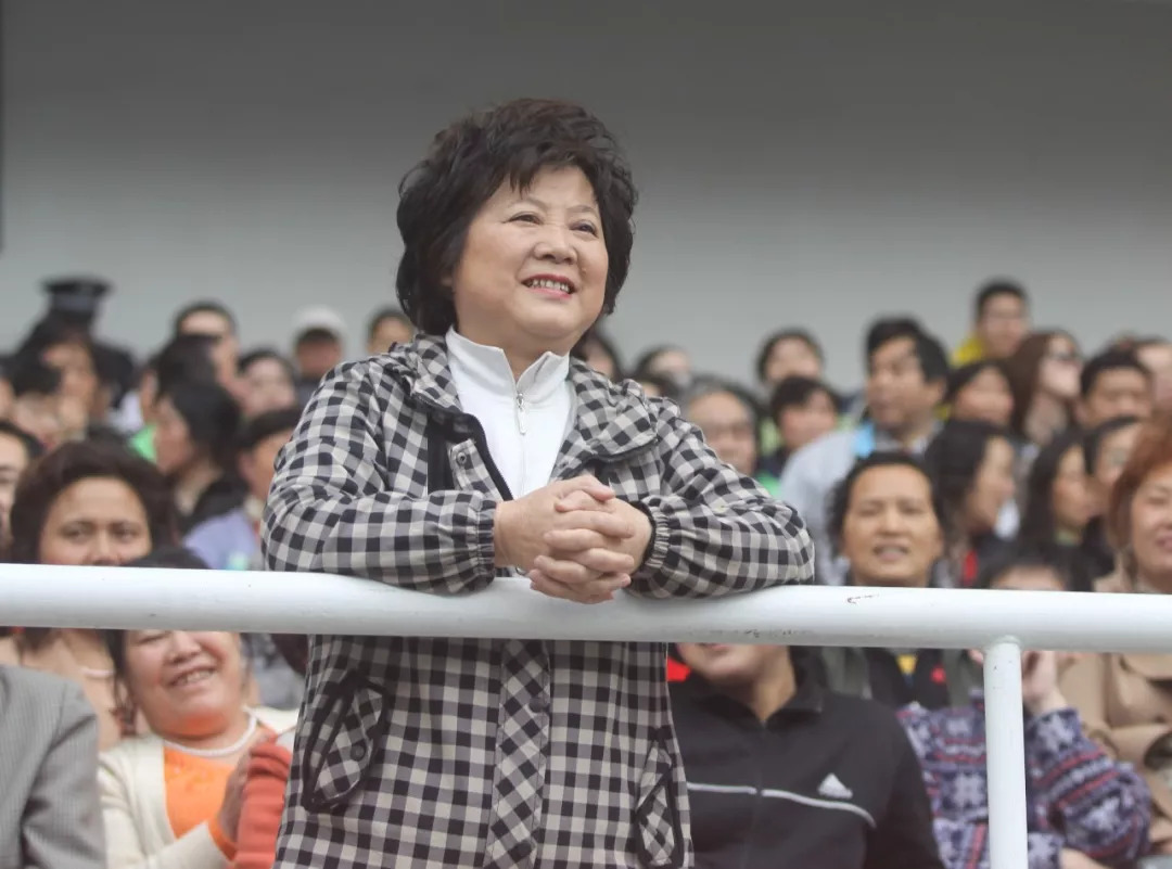 真正的表演艺术家,都藏在民生节目里|摄像机|1