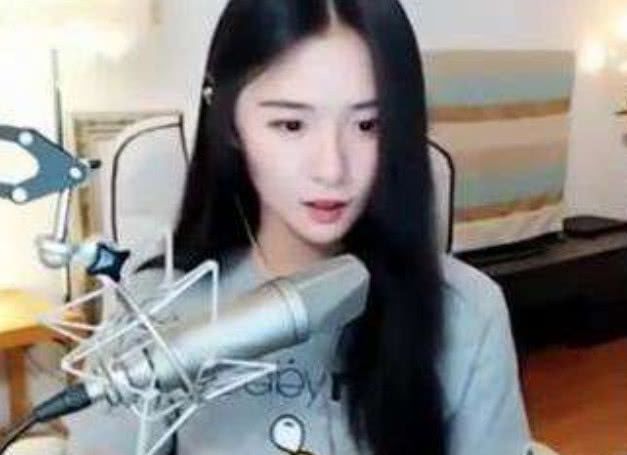 为什么网红女主播每月粉丝刷礼物上百万,而到