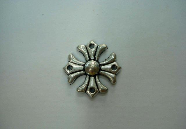 来自好莱坞的奢侈银饰——克罗心，谢霆锋常戴的眼镜就是这个牌子