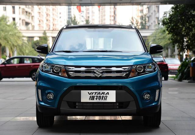 一台被车标毁掉的SUV,全进口发动机和变速箱,百公里6个油