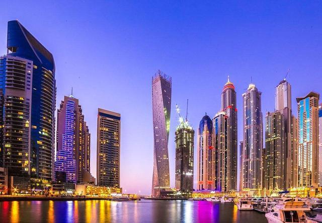 迪拜多少人口_迪拜水下酒店价格多少(2)