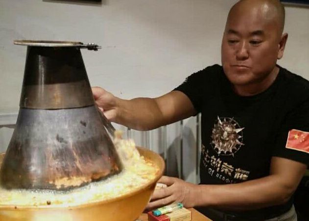 田野:徐晓冬请我吃饭,我一再谢绝,我是有素质的