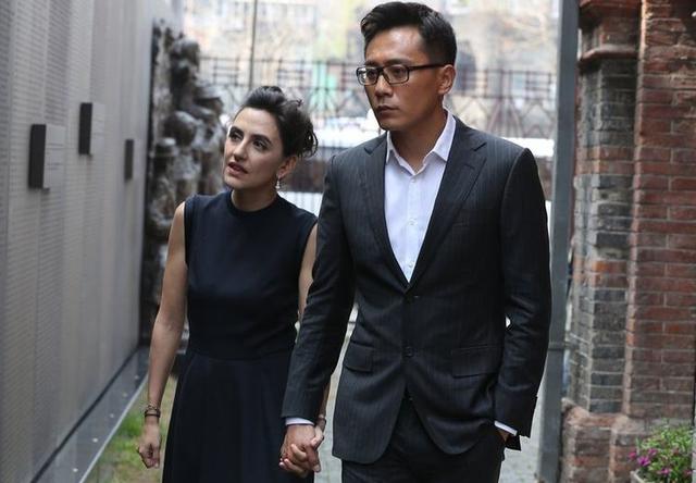 刘烨女儿真像个洋娃娃，秀雅绝俗五官精致，中法混血儿就是好看
