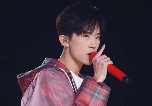 长得帅的字迹都很丑?被罗云熙打脸了,最有一位