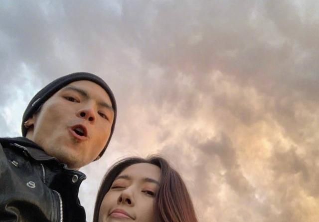 郭碧婷向佐订婚不到1个月,四处旅游像老夫老妻