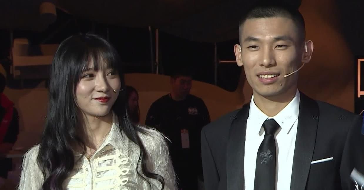 旭旭宝宝与蛮兔同台出境,水友:天南地北,蛮兔最美!