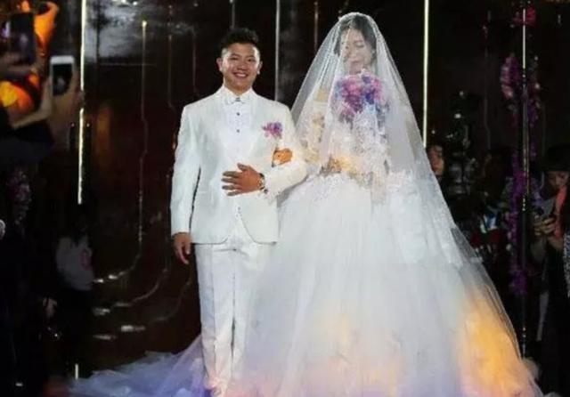 1米6吊环王子陈一冰，比妻子矮7厘米，女儿3岁。