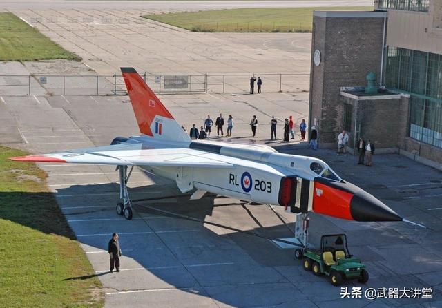 远远领先,加拿大CF-105箭式战斗机