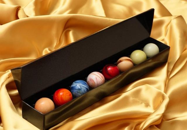 星球巧克力，渐变马卡龙，零食美学，创意与美味并存的伴手礼