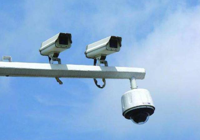 开车时电子眼闪了一下是什么意思?违规了?来