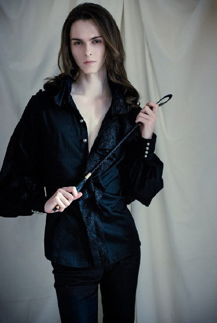 红遍网络的俄罗斯神颜男模，雌雄莫辨的中性美，你被惊艳了吗?