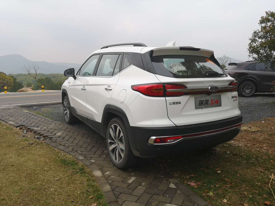8万块就能买到1.5T+CVT?试驾江淮瑞风S4