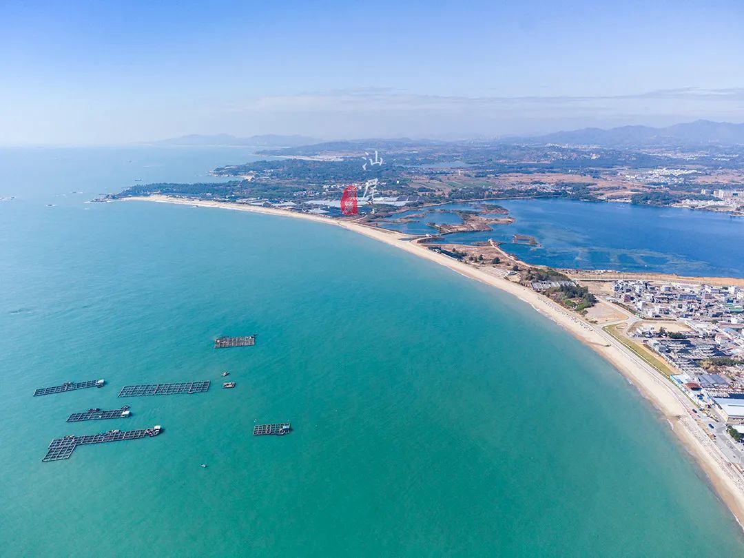 這個半島號稱“中國觀浪第一灣”