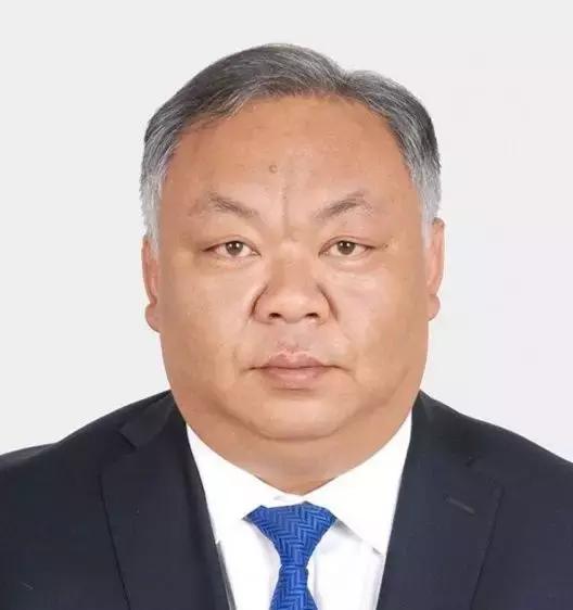 80后白发扶贫干部:多情应笑我,早生华发