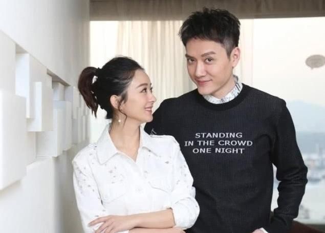 冯绍峰否认赵丽颖预产期是3月3日