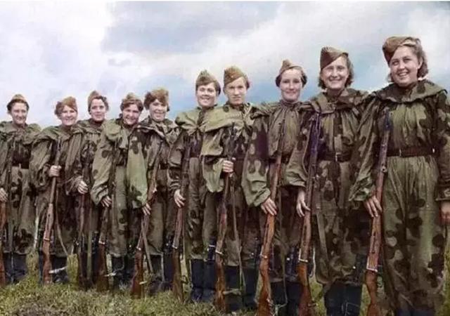 德军死亡之神:一天连杀18名苏军女狙击手!