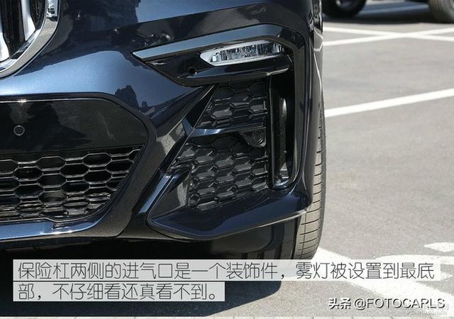 全新宝马X7旗舰SUV到店实拍,坐在头等舱俯视众车,不服来战?
