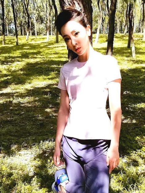 李思思，追赶初秋的风，美貌与智慧并重的才女