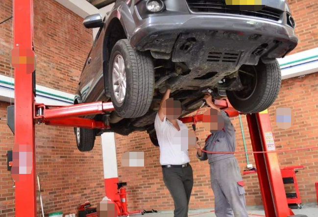 为啥大汽修厂很少给你换刹车油，而小维修店总是主动让你换？