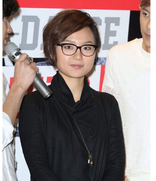 周笔畅近照曝光女人味十足，像第二个杨幂，网友：不愧是好闺蜜！