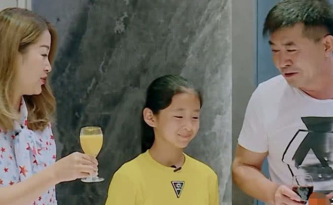 变形计:最幸运农村女孩,被城里妈妈宠成小公主,当成亲闺女对待