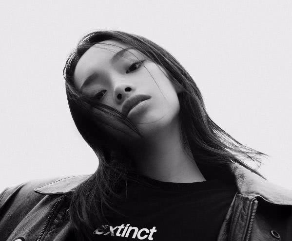 中国第一女rapper top,中国00后女rapper 同样晋级四强,刘柏辛嘘声一片,而她却被称为中国第一女rapper!