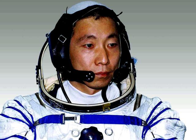 “中国飞天第一人”杨利伟，为什么只上了一次太空便再也不去了？