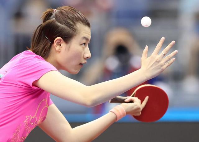 女子单打世界排名,前十名中国选手占半数。