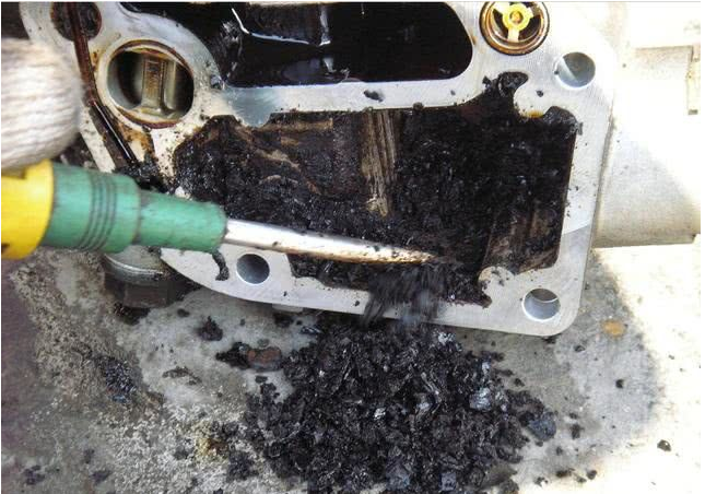 汽车发动机无力？以下教你一招：10块钱轻松搞定，非常简单