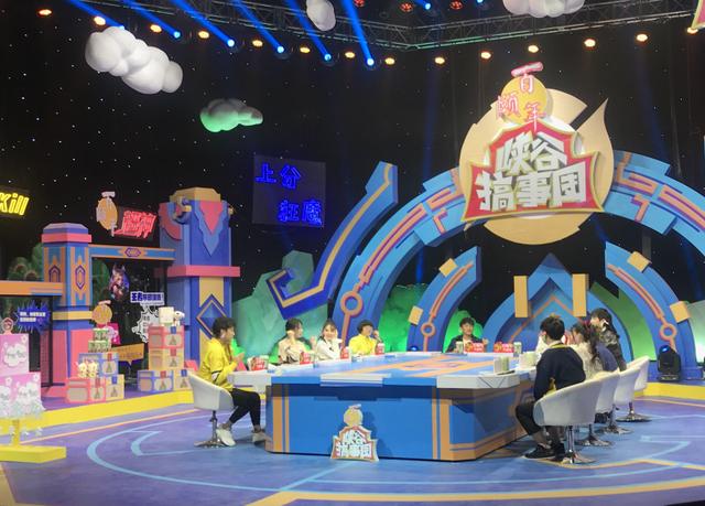 郭晶晶家庭背景曝光，身份让人难以相信，怪不得都说霍启刚有福气