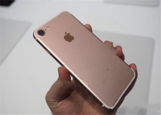 苹果在德国禁售,iPhone7\/8停售,对中国裁定熟视