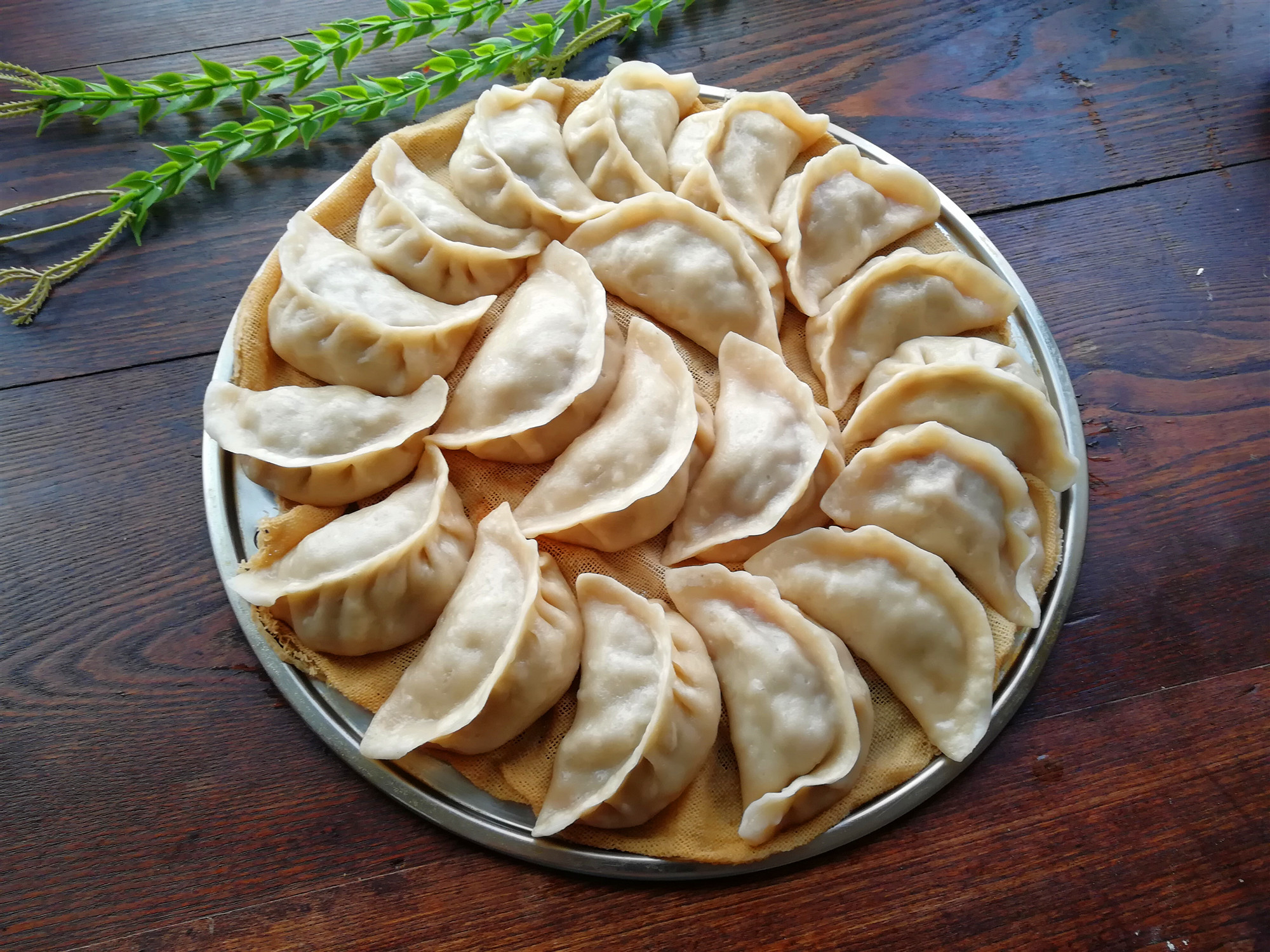 美食饺子新年摄影图高清摄影大图-千库网