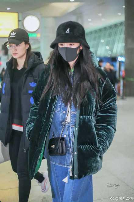 杨幂卷入轻奢之争被MK纽约时装大秀冷藏,亚洲