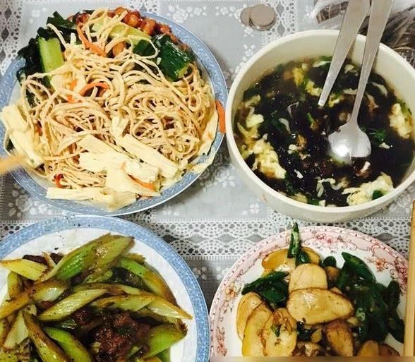 夫妻俩北京打工月收入30000,日常晚餐吃这些