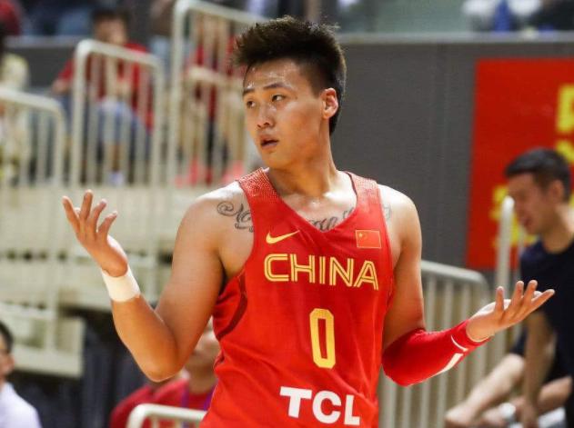 周琦19分赵睿20分,中国男篮24分惨败约旦,两项