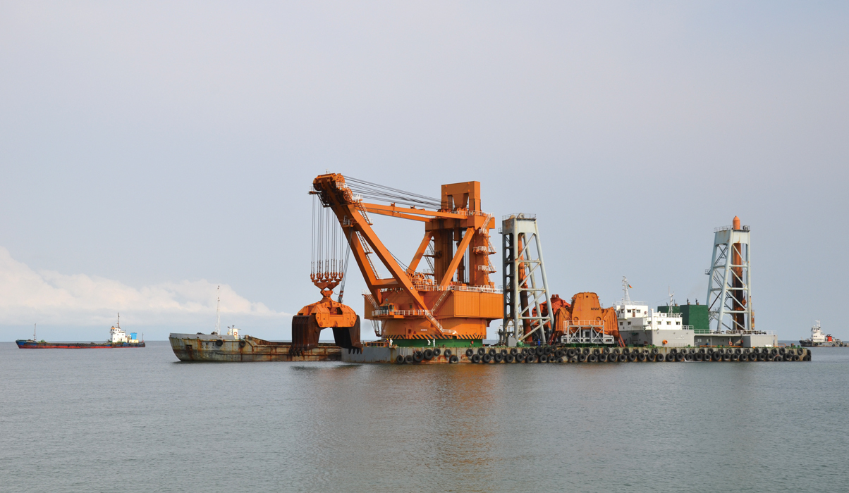 中国为非洲这国兴建港口,如今还要免其3万亿债