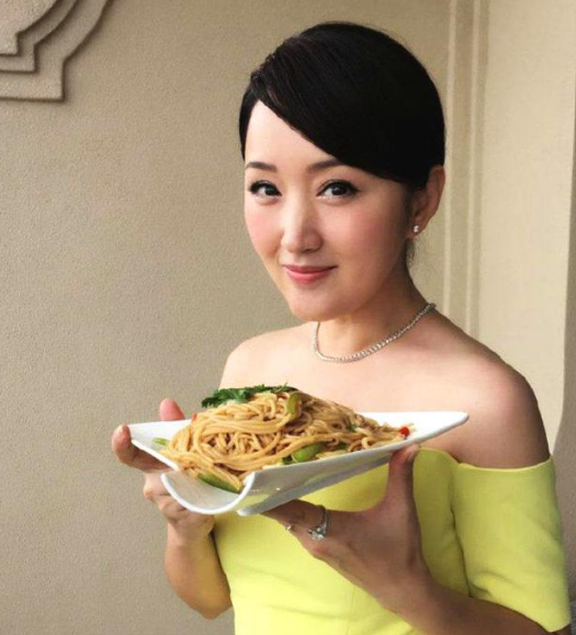 47岁杨钰莹终于领证结婚了？新郎想不到是他，震惊了半个娱乐圈