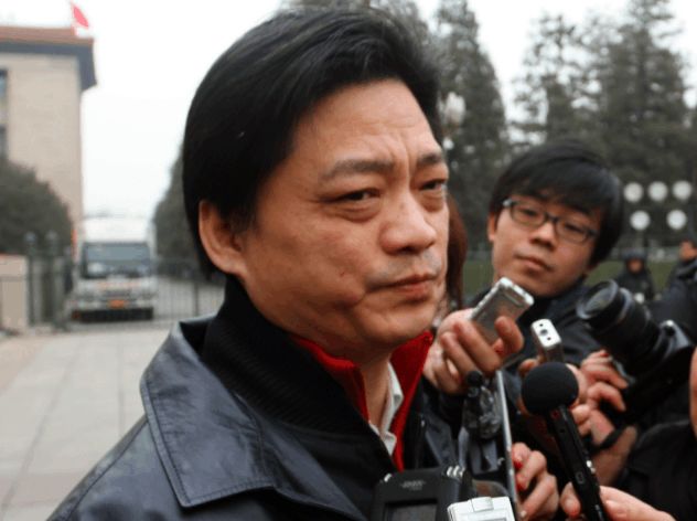 崔永元身体近况,手术完头发掉一半,心脏装6个支架 网友:坚强