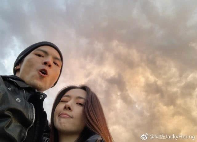 超甜蜜!向佐求婚成功后带郭碧婷同游尼泊尔,两