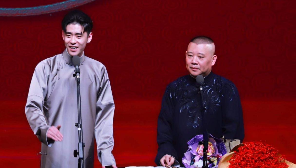 “德云社师爷”谢金6个字回应全票晋级,网友:不愧是说相声的!