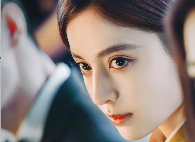 陈赫签下新疆美女,颜值不输热巴、娜扎,又一阵