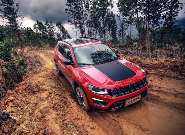 20万就有自动泊车9AT，越野能力同级最强，还看什么过气途观