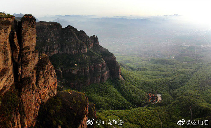 春天，巍峨的太行山张开了怀抱