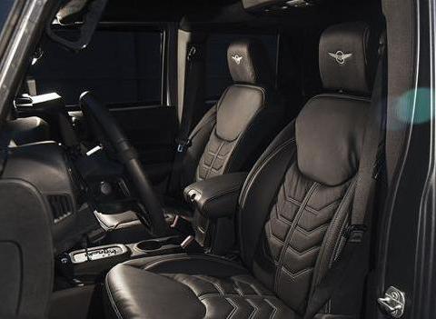 车高2.1米，对开门设计，7级防弹装甲，6.4LV8动力，可合法上路