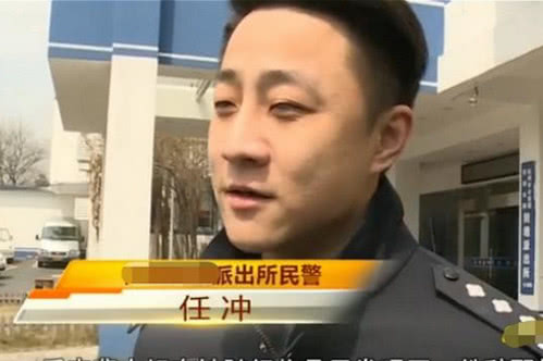 女子喝醉酒闯入别人家中,业主立马报警,业主:你把衣服给我穿上