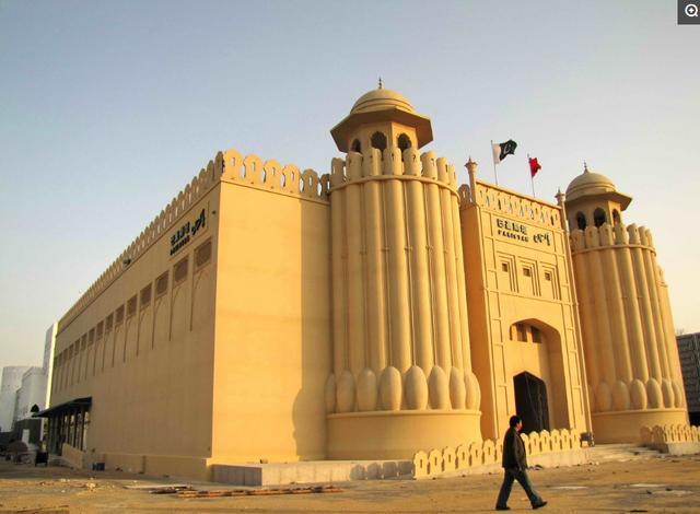 巴基斯坦小伙来中国,热情跟中国人打招呼遭拒