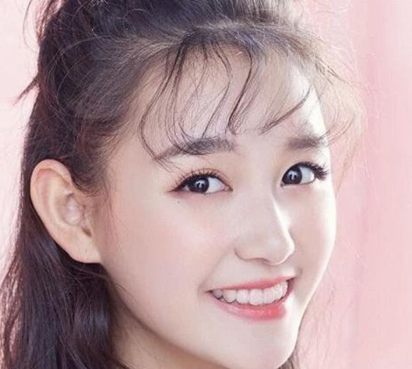 蒋依依照片曝光,空空如也的身材,让网友流连忘